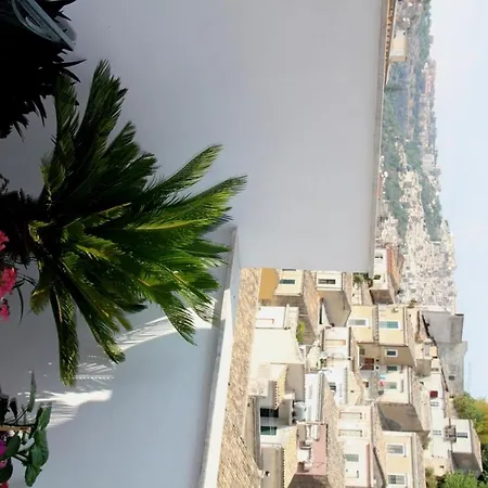 Luna Blu Bed and Breakfast 3*