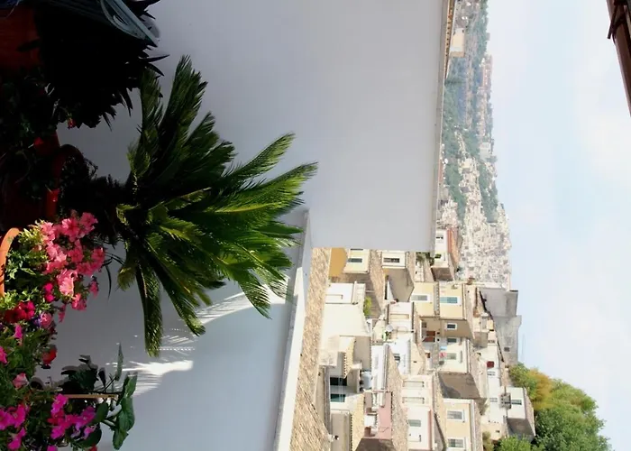 Luna Blu Nocleg ze śniadaniem 3*