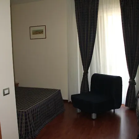 月亮神蓝光住宿加早餐旅馆 3* 莫迪卡